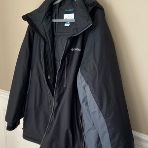 Columbia Men's Performance Jacket in Black and Gray- XXL